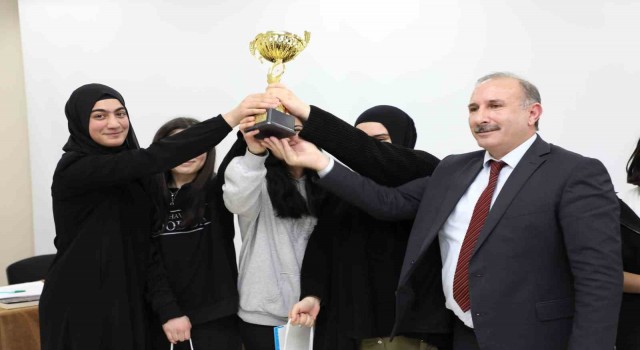 Ağrıda okullar arası münazara yarışmaları