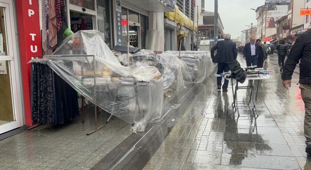 Ağrıda sağanak etkili oluyor