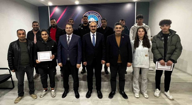 Ağrıda spor müsabakalarında görevlendirileceklere ilk yardım kursu verildi