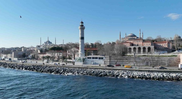 Ahırkapı Feneri yenilenen yüzüne kavuştu