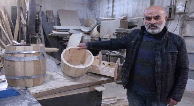 Ahşap fıçılar, bebek fotoğrafçılarının da gözdesi oldu