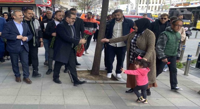 AK Parti İstanbul 2. Bölge Milletvekili adayı Yıldırım, gençlerden “İlk oyum Erdoğana” sözü aldı