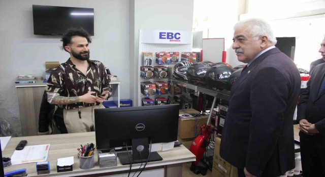 AK Parti Milletvekili Adayı Ayrımdan Beylikdüzünde esnaf ziyareti