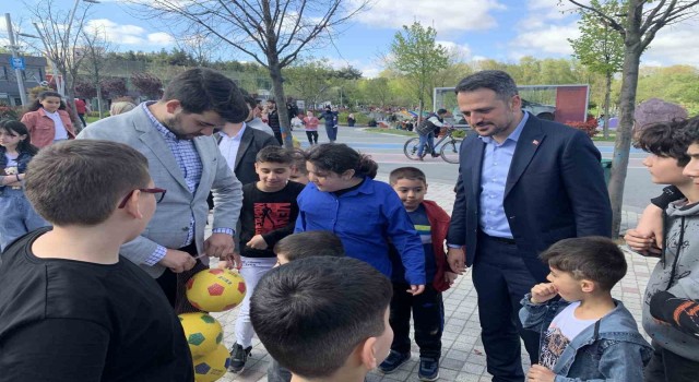 AK Parti Milletvekili Adayı Eminoğlu, 23 Nisanı çocuklarla buluştu