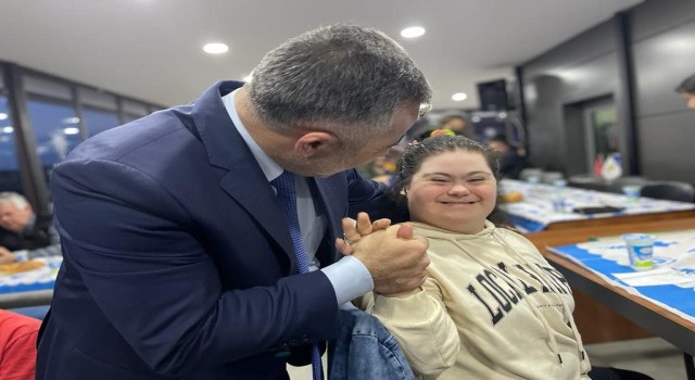AK Parti, özel gereksinimli çocuklar için program düzenledi