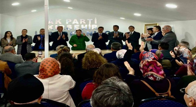 AK Partide, milletvekili adayları teşkilat ile bir araya geldi