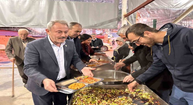 AK Partili Şahin Tin, Acıpayamlılarla iftar sofrasında buluştu.