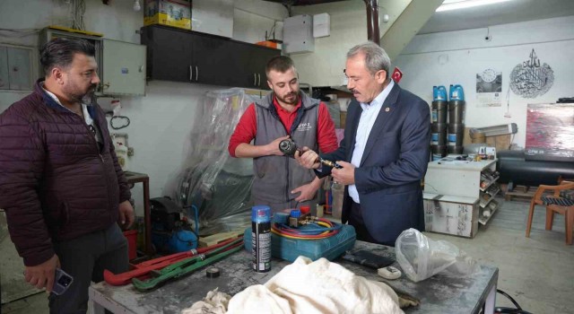 AK Partili Şahin Tin, Denizlili esnafla buluştu