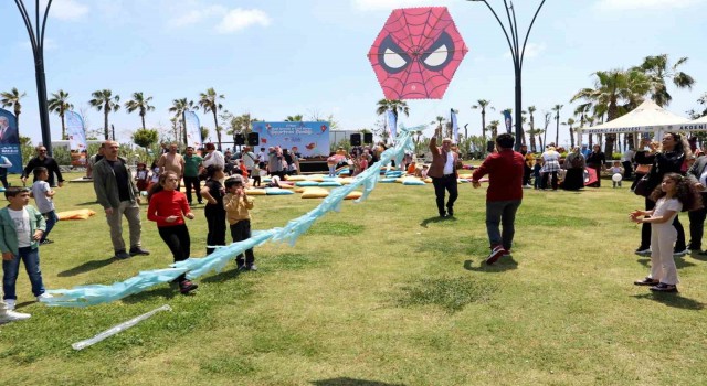 Akdeniz Belediyesinden çocuklar için uçurtma şenliği