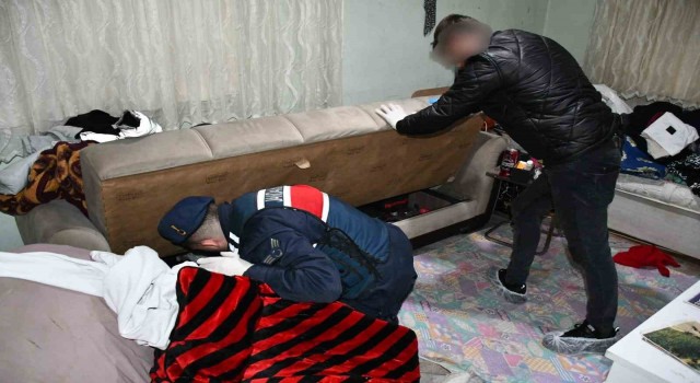 Akhisarda kökünü kurutma operasyonu: 25 gözaltı