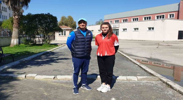 Alaçamlı sporcu Dünya Çim Topu Şampiyonasında Türkiyeyi temsil edecek