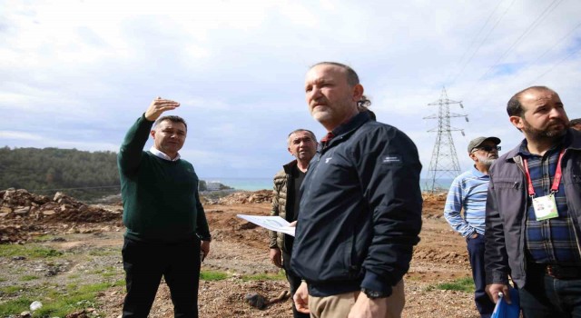 Alanya Belediyesinden 2 mahalleye spor tesisi sözü