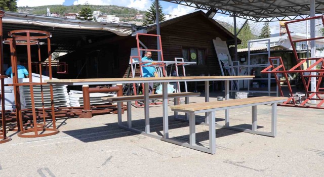 Alanya Belediyesinden, park ve mesire alanlarına engelli bireyler için özel piknik masası