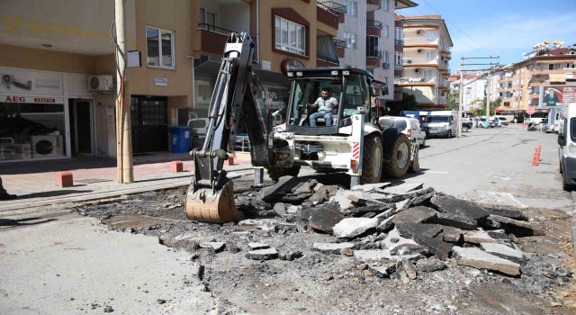 Alanyada asfalt yenileme çalışmaları sürüyor