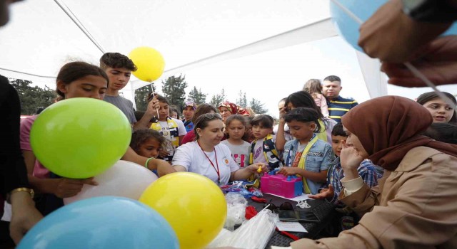 Ali Koç, 23 Nisanda depremzede çocuklar için Hatayda