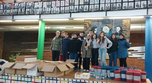 Alman gençlerden Türkiyedeki depremzedeler için yardım seferberliği