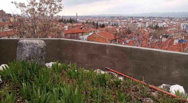 Alperen komutanlarından Arap Babanın kabri şerifi için başlatılan düzenleme çalışmaları tamamlandı