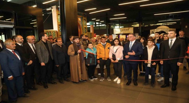 Altın Çağda Bilim sergisi ziyarete açıldı