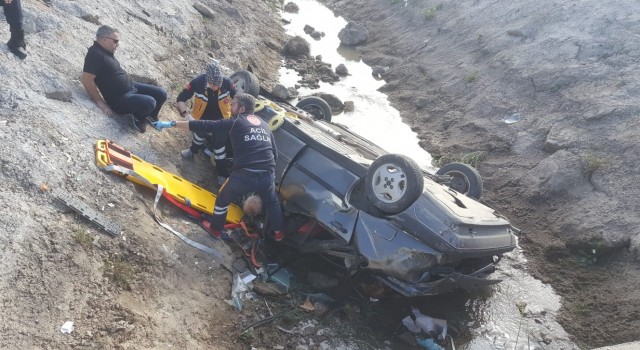 Amasyada otomobil sulama kanalına uçtu: Anne ve oğlu öldü