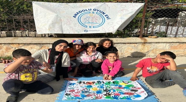 Anadolu Oyun Evi çocuklar için bayramda yollarda