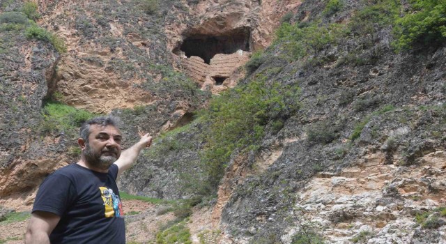 Anadoluda yaşamış ilk kavme ait olduğu rivayet ediliyor