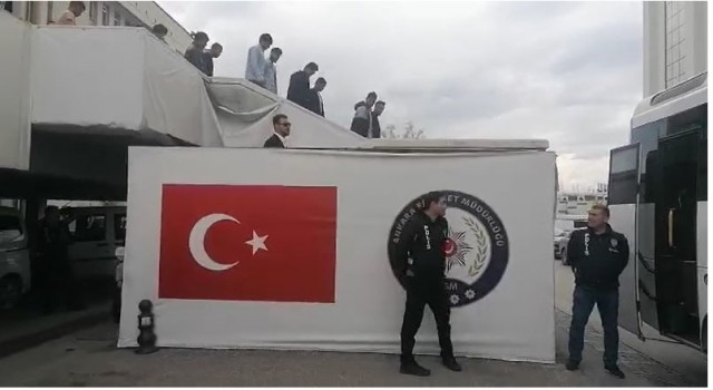 Ankara merkezli 3 ilde düzenlenen operasyonda 100 kaçak göçmen yakalandı