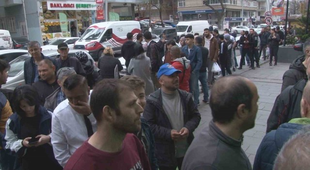 Ankaradaki baklavacılarda bayram öncesi metrelerce kuyruk oluştu
