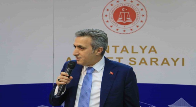Antalya adliyesi çalışanları iftarda bir araya geldi