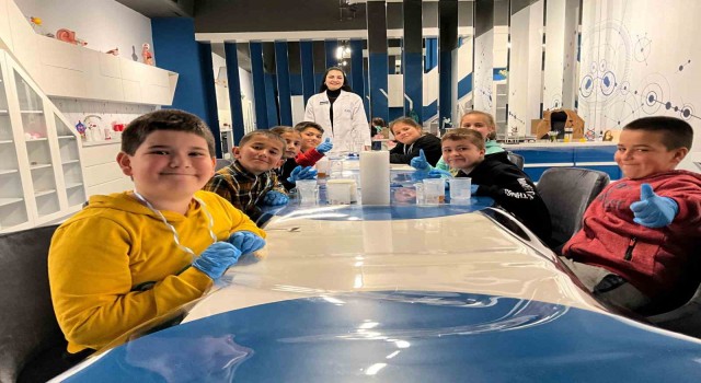 Antalya Bilim Merkezinin atölye çalışmalarına yoğun ilgi