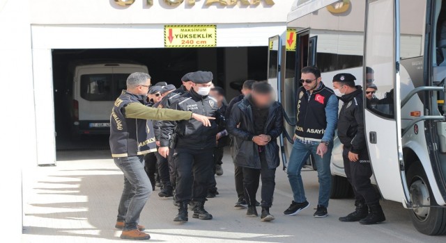 Antalyada aranan 75 şüpheli yakalandı