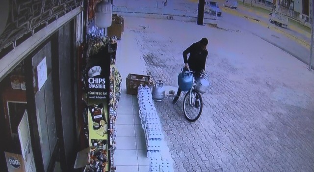 Antalyada bisikletli mutfak tüpü hırsızı, esnafın korkulu rüyası oldu