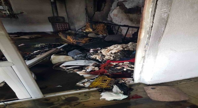Antalyada çocukların çakmak oyunu yangın çıkardı: 1 ölü