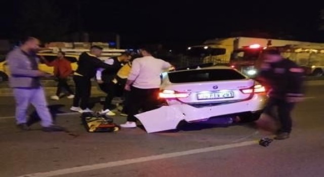 Antalyada feci kaza: 1i yabancı uyruklu 2 ölü, 2 ağır yaralı