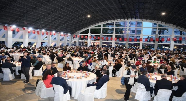 Antalyada Roman vatandaşlar iftarda bir araya geldi