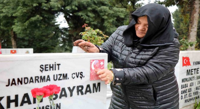Arefe günü şehitlikte hüzün hakim