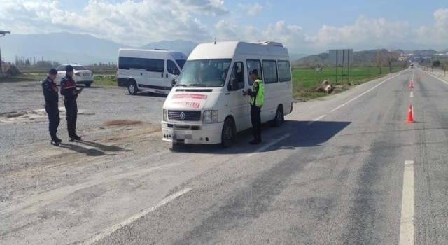 Aydında jandarma ekipleri kuş uçurtmuyor
