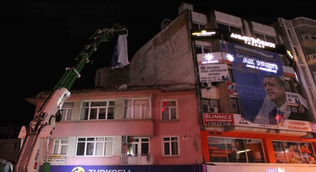 Aydındaki pankart krizini Seçim Kurulu çözdü
