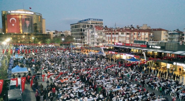Aydınlılar, Büyükşehirin iftar sofralarında bir araya geldi