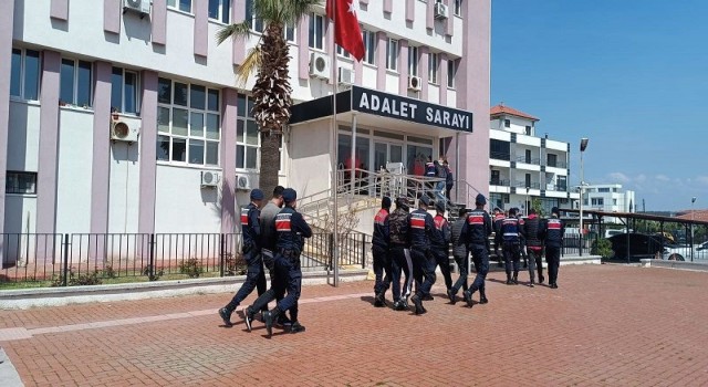 Ayvalıkta jandarmadan insan tacirlerine darbe