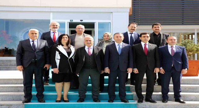 Azerbaycan Milletvekilleri Rektör Çomaklıyı ziyaret etti
