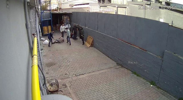 Bağcılar iki tekstil şirketi çalışanları arasında silah ve beyzbol sopalı kavga