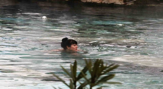 Baharın gelmesiyle birlikte Pamukkalede yoğunluk başladı