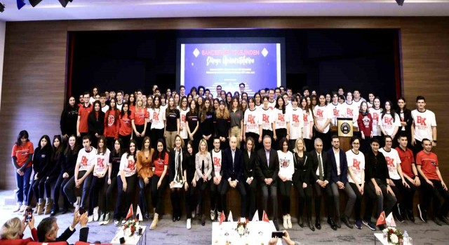 Bahçeşehir Kolejinin 161 öğrencisi dünyanın önde gelen 477 üniversiteden kabul aldı