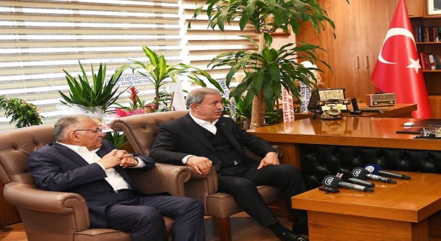 Bakan Akar: Bölgede Türkiyenin yer almadığı hiçbir denklem çözüme ulaşmaz