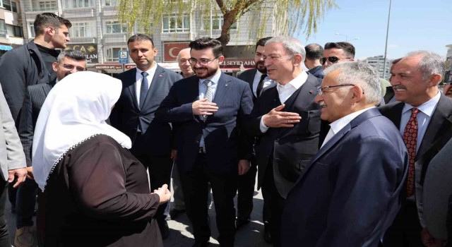 Bakan Akar ile Başkan Büyükkılıçtan esnaf ziyareti
