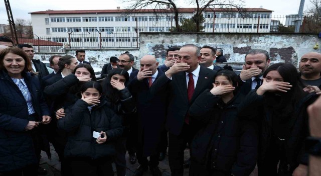 Bakan Çavuşoğlunun katılımıyla hem iftar hem gençlik buluşması