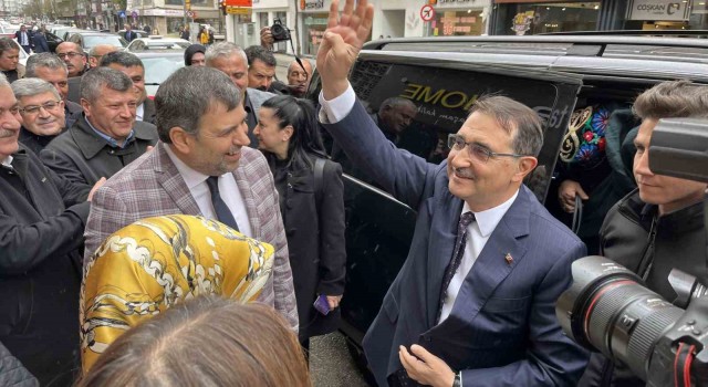Bakan Dönmez: “Eskişehirimize lig atlatacağız”