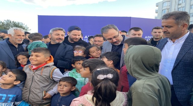 Bakan Kasapoğlu, depremzedelerle bir araya geldi
