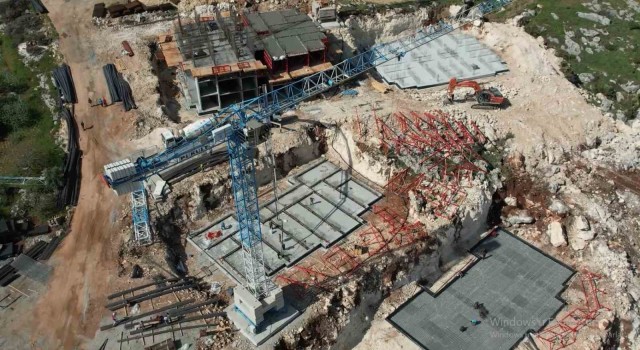 Bakan Kurum: “Hatay Altınözündeki afet konutları hızla yükseliyor, bina inşaatında ikinci kat göründü”