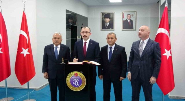 Bakan Mehmet Muş, Orduda ziyaretlerde bulundu